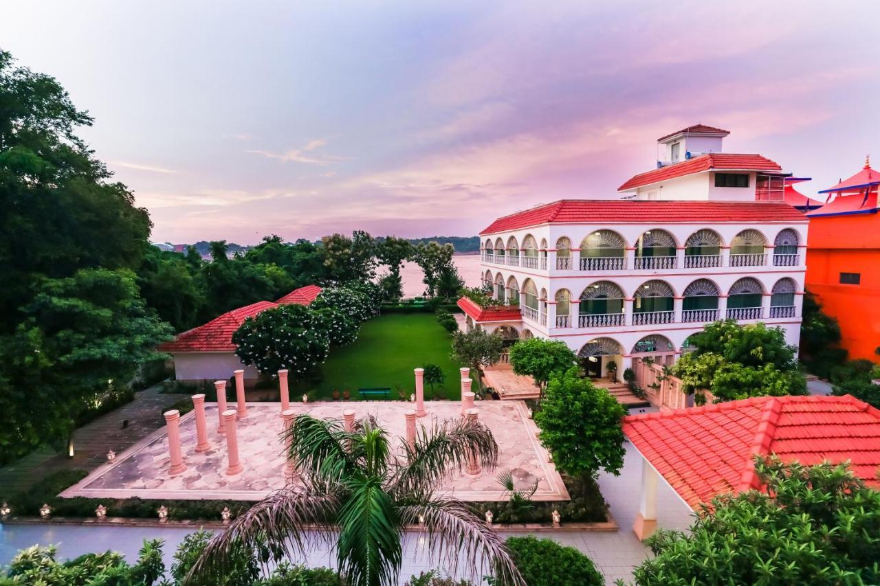 Saptapuri By Royal Orchid Hotels Limited Варанаси Екстериор снимка