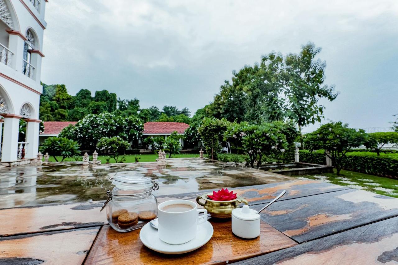 Saptapuri By Royal Orchid Hotels Limited Варанаси Екстериор снимка