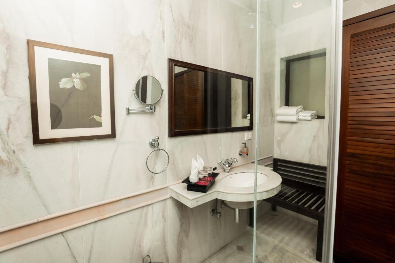 Saptapuri By Royal Orchid Hotels Limited Варанаси Екстериор снимка
