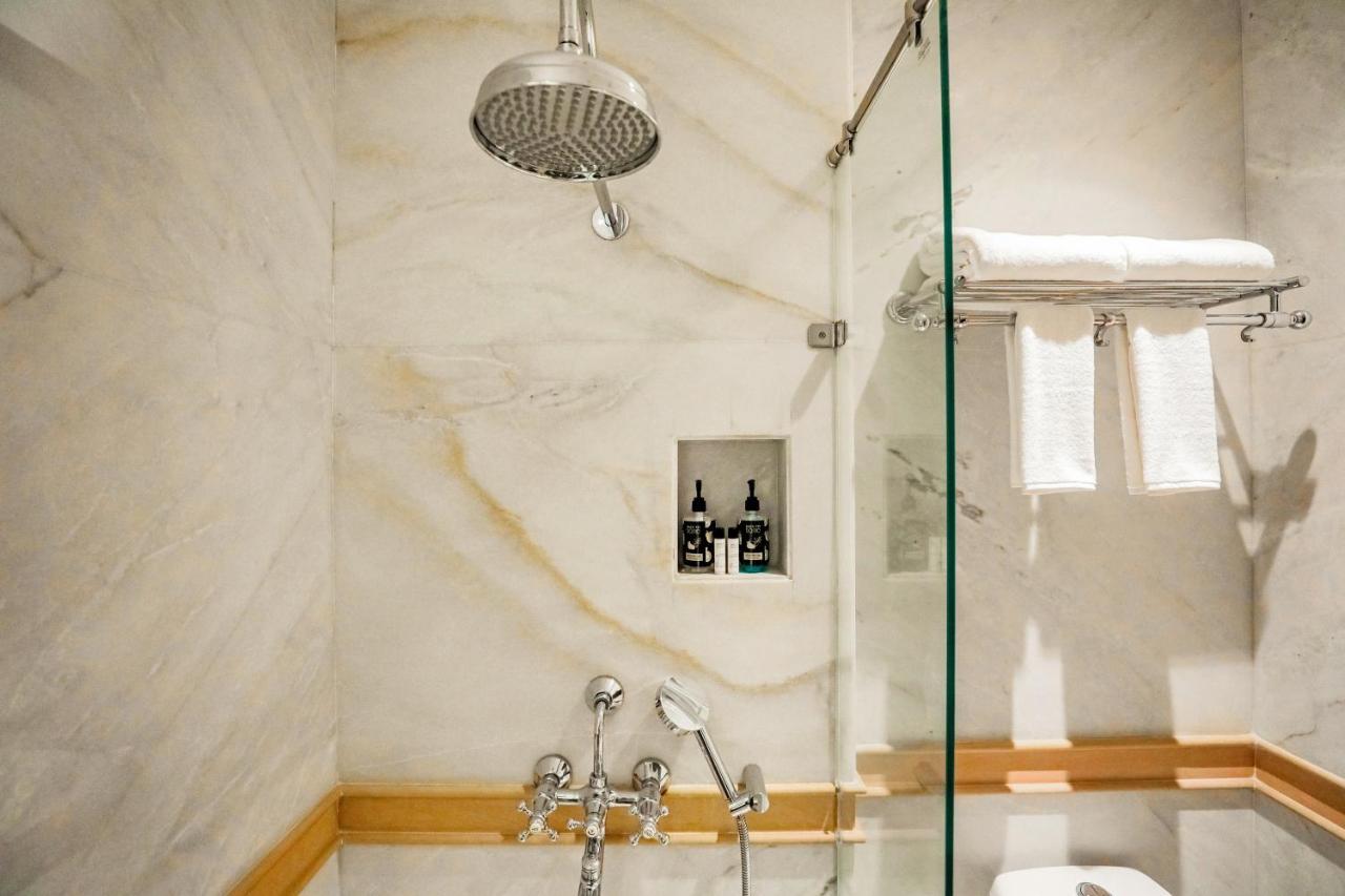 Saptapuri By Royal Orchid Hotels Limited Варанаси Екстериор снимка